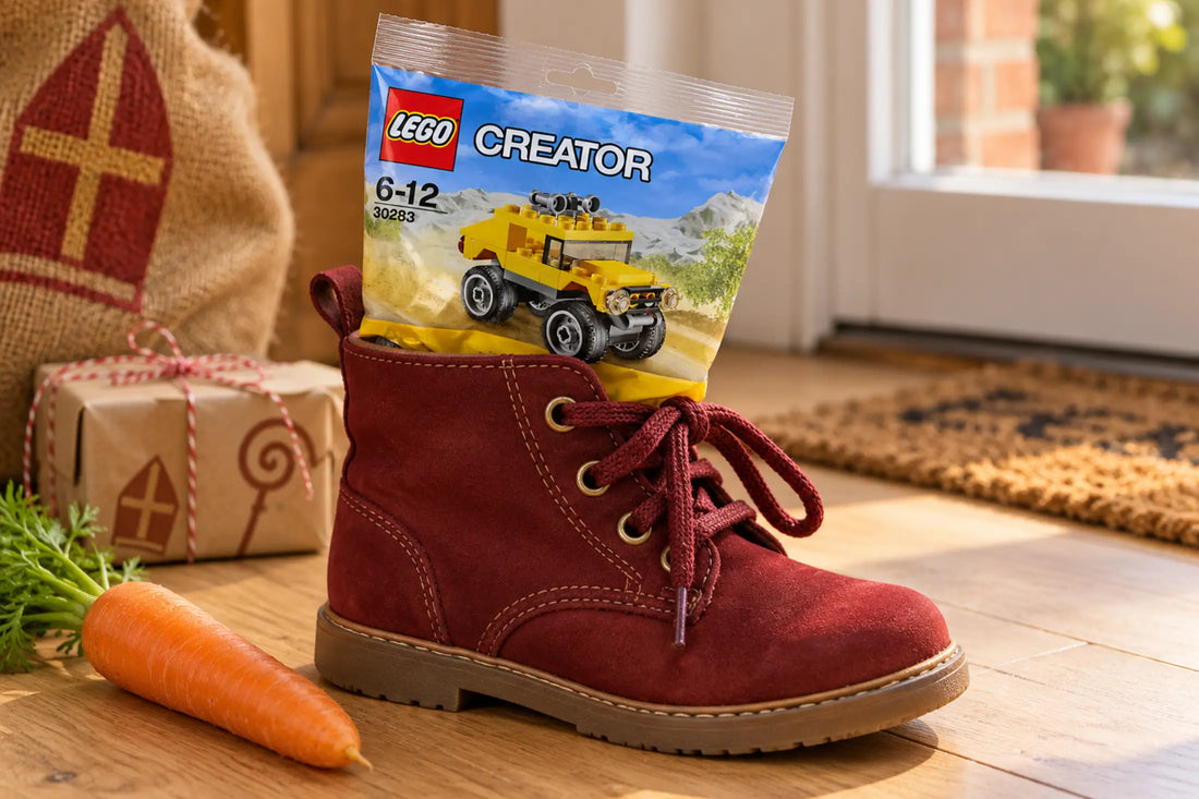 LEGO® Creator Off-Road polybag in een rode kinderschoen als schoencadeautje voor Sinterklaas