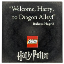 Part 10202pb018 - Tile 6 x 6 with Bottom Tubes with 'Welcome, Harry, to Diagon Alley!' and Harry Potter Logo Pattern - De BrickPlaats