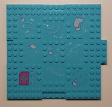 Part 15623pb005 - Brick, Modified 16 x 16 x 2/3 with 1 x 4 Indentations and 1 x 4 Plate with Paw Prints, Snow Patches and Magenta Throw Rug Pattern - De BrickPlaats