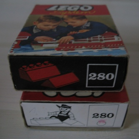 Original box 280 - Sloping Roof Bricks, Red - De BrickPlaats