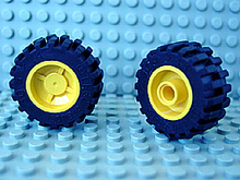 Part 30285c01 - Wheel 18mm D. x 14mm with Black Tire 30.4 x 14 (30285 / 30391) - De BrickPlaats