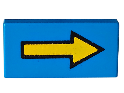 Part 3069p06 - Tile 1 x 2 with Arrow Long Yellow with Black Border Pattern - De BrickPlaats
