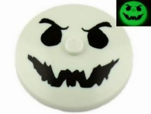 Part 3960pb026 - Dish 4 x 4 Inverted (Radar) with Solid Stud with Black Ghost Face Pattern - De BrickPlaats