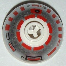 Part 553px1 - Brick, Round 2 x 2 Dome Top with Silver and Red Pattern (R5-D4) - 8 Arcs on Top - De BrickPlaats