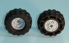 Part 55982c04 - Wheel 18mm D. x 14mm with Axle Hole, Fake Bolts and Shallow Spokes with Black Tire 37 x 18R (55982 / 56891) - De BrickPlaats
