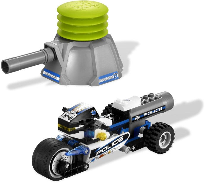 Set 8221 - Storming Enforcer - De BrickPlaats