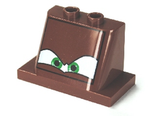 Part 93598pb06 - Windscreen 2 x 3 x 2 with 2 x 4 Base with Eyes on White Background Pattern 4 - De BrickPlaats