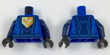 Part 973pb2752c01 - Torso Nexo Knights Armor with Blue Circuitry, Dark Blue Center Panel, Falcon Symbol on Pentagonal Shield Pattern / Dark Blue Arms / Black Hands - De BrickPlaats