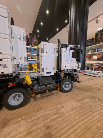 LEGO® MOC Mercedes Arocs 3245 | Met koeltrailer