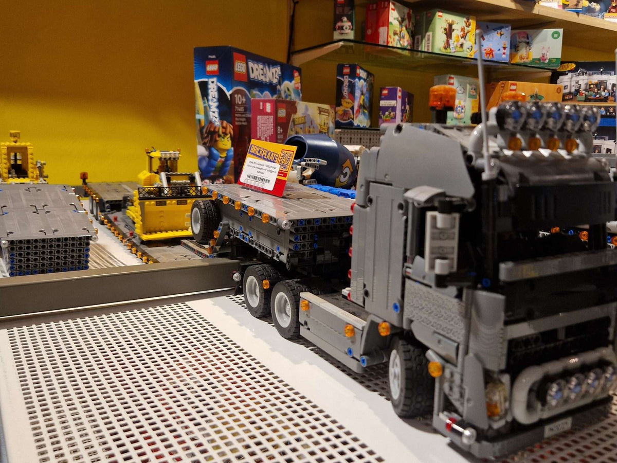 MOC Volvo vrachtwagen met oplegger en bulldozer