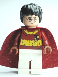 Minifig hp110 - Harry Potter - Dark Red Quidditch Uniform, Light Nougat Head - De BrickPlaats